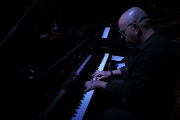 Marcos Farias tocará piano no Clube do Choro