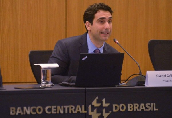  Ed Alves CB/DA Press