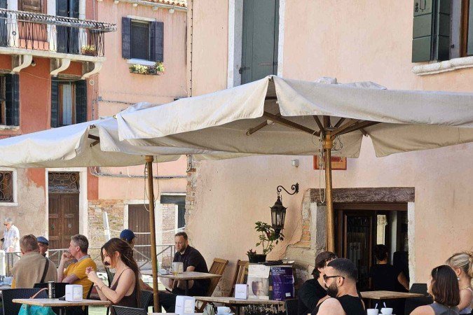 O charme dos cafés ao ar livre
