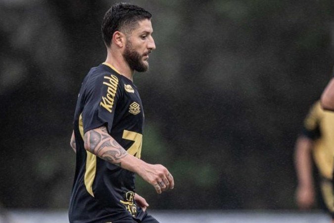 Zé Rafael falou sobre o período de trabalho com o treinador e os novos companheiros - (crédito: Foto: Raul Baretta/Santos FC.) Zé Rafael falou sobre o período de trabalho com o treinador e os novos companheiros - (crédito: Foto: Raul Baretta/Santos FC.)