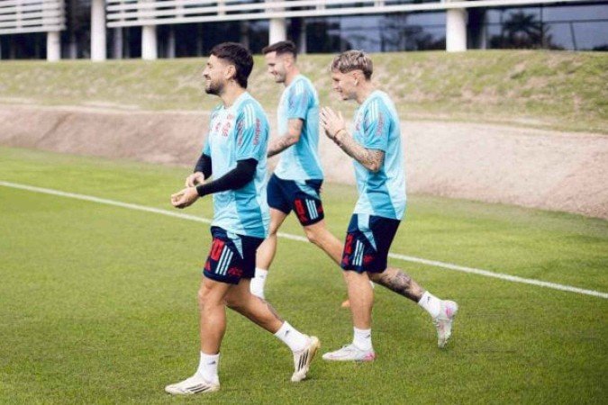 Saúl acompanha vitória do Uruguai na Data-Fifa -  (crédito: Foto: Divulgação / AUF)