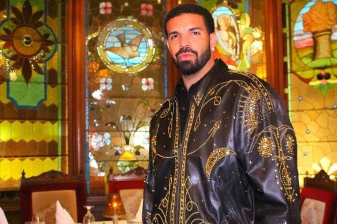 Drake revela verdade por trás de selfie alterada que viralizou - (crédito: TMJBrazil) Drake revela verdade por trás de selfie alterada que viralizou - (crédito: TMJBrazil)
