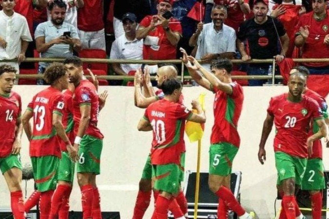 Jogadores do Marrocos comemoram um dos gols na vitória sobre Níger -  (crédito: Foto: Reprodução)