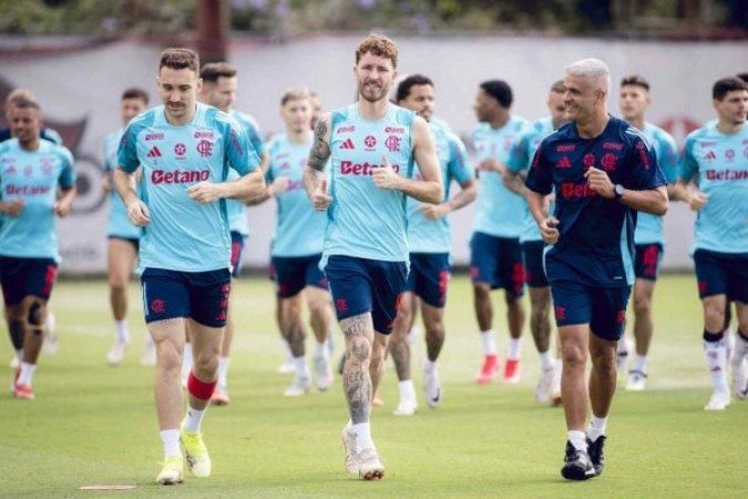 Elenco do Flamengo voltará aos treinamento para a sequência da temporada - (crédito: Foto: Adriano Fontes/Flamengo) Elenco do Flamengo voltará aos treinamento para a sequência da temporada - (crédito: Foto: Adriano Fontes/Flamengo)