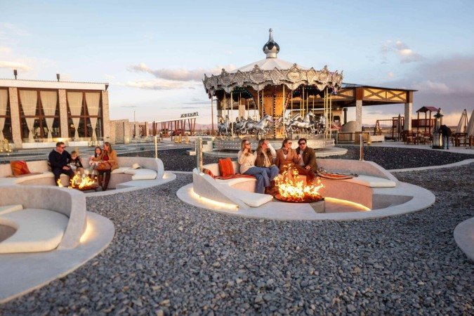 O primeiro hotel de sal do mundo inaugura parque temático às margens do Salar de Uyuni -  (crédito: Uai Turismo)