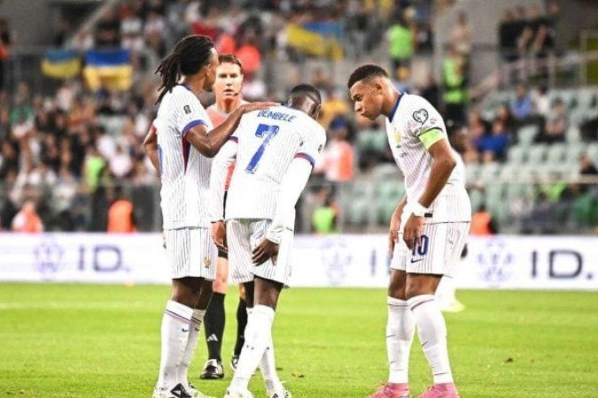Dembélé saiu lesionado aos 36 minutos do segundo tempo na vitória da França sobre a Ucrânia - (crédito: Foto: Divulgação / FFF) Dembélé saiu lesionado aos 36 minutos do segundo tempo na vitória da França sobre a Ucrânia - (crédito: Foto: Divulgação / FFF)