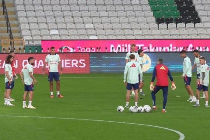 Jogadores da Espanha durante treinamento da seleção - (crédito: Foto: Reprodução) Jogadores da Espanha durante treinamento da seleção - (crédito: Foto: Reprodução)
