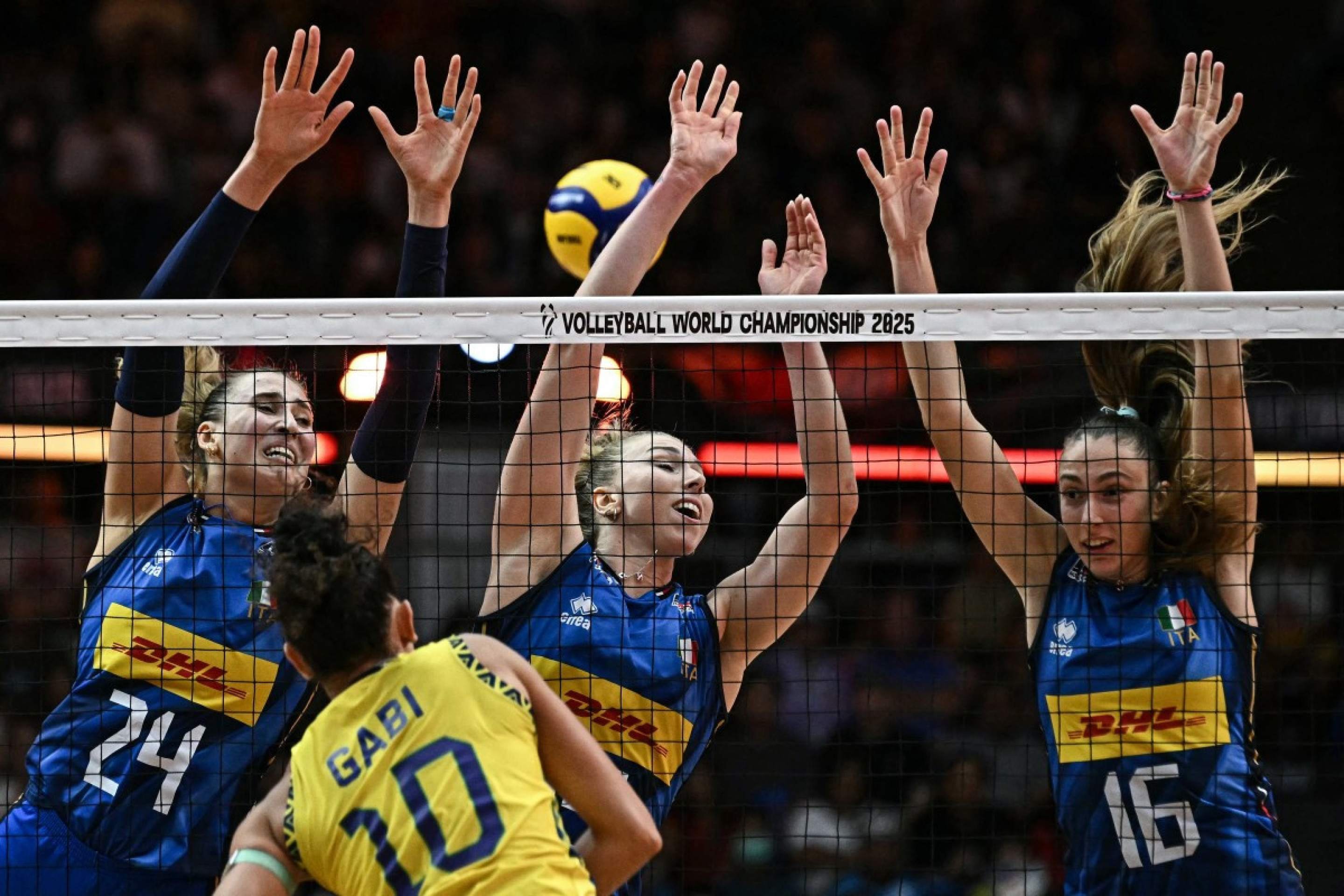 Brasil está fora da final do Mundial de vôlei feminino após perder para a Itália 