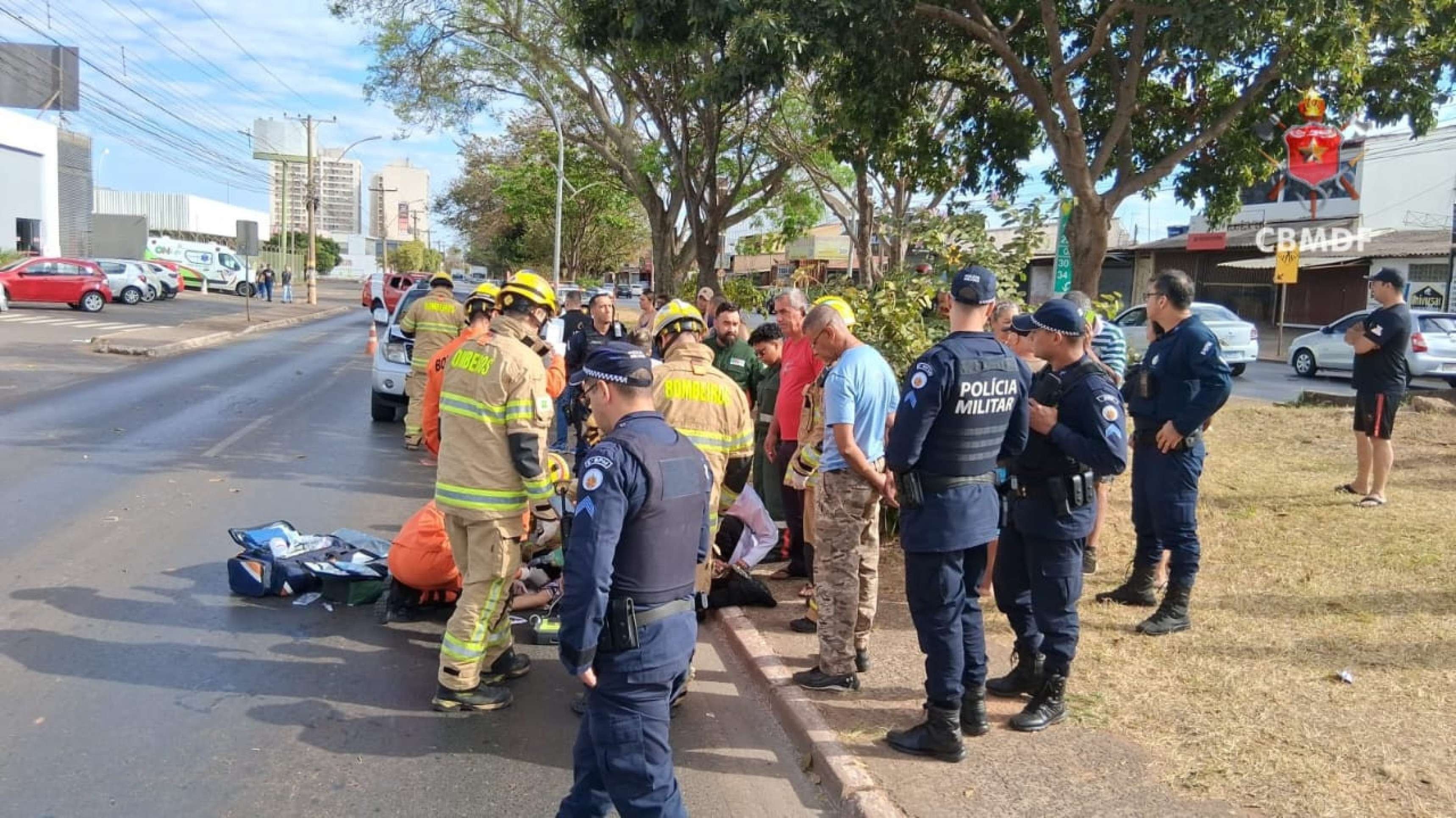 Idosa de 78 anos foi atingida por uma caminhonete enquanto atravessava a rua e morreu 