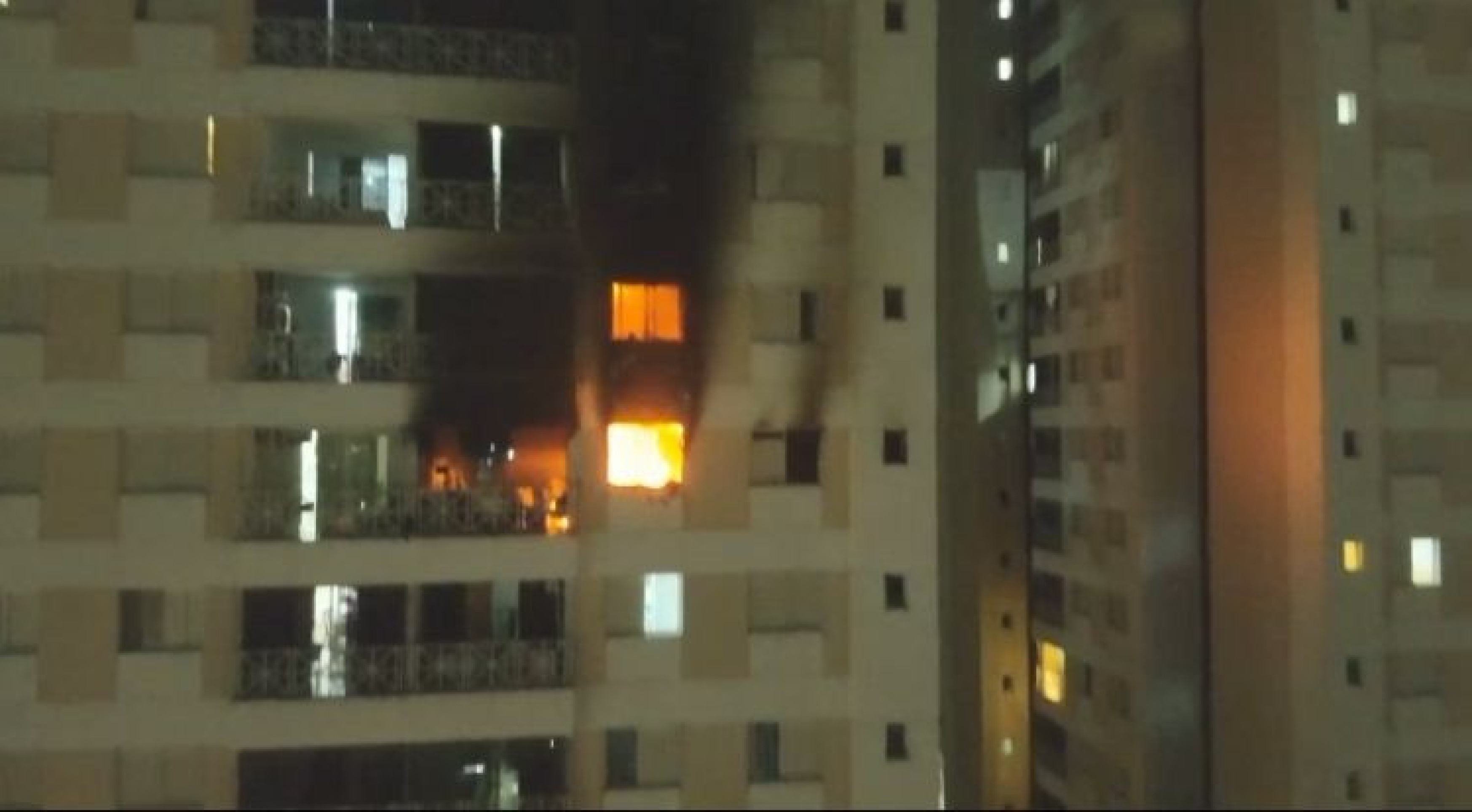 Prédio de 20 andares é evacuado após incêndio em apartamento