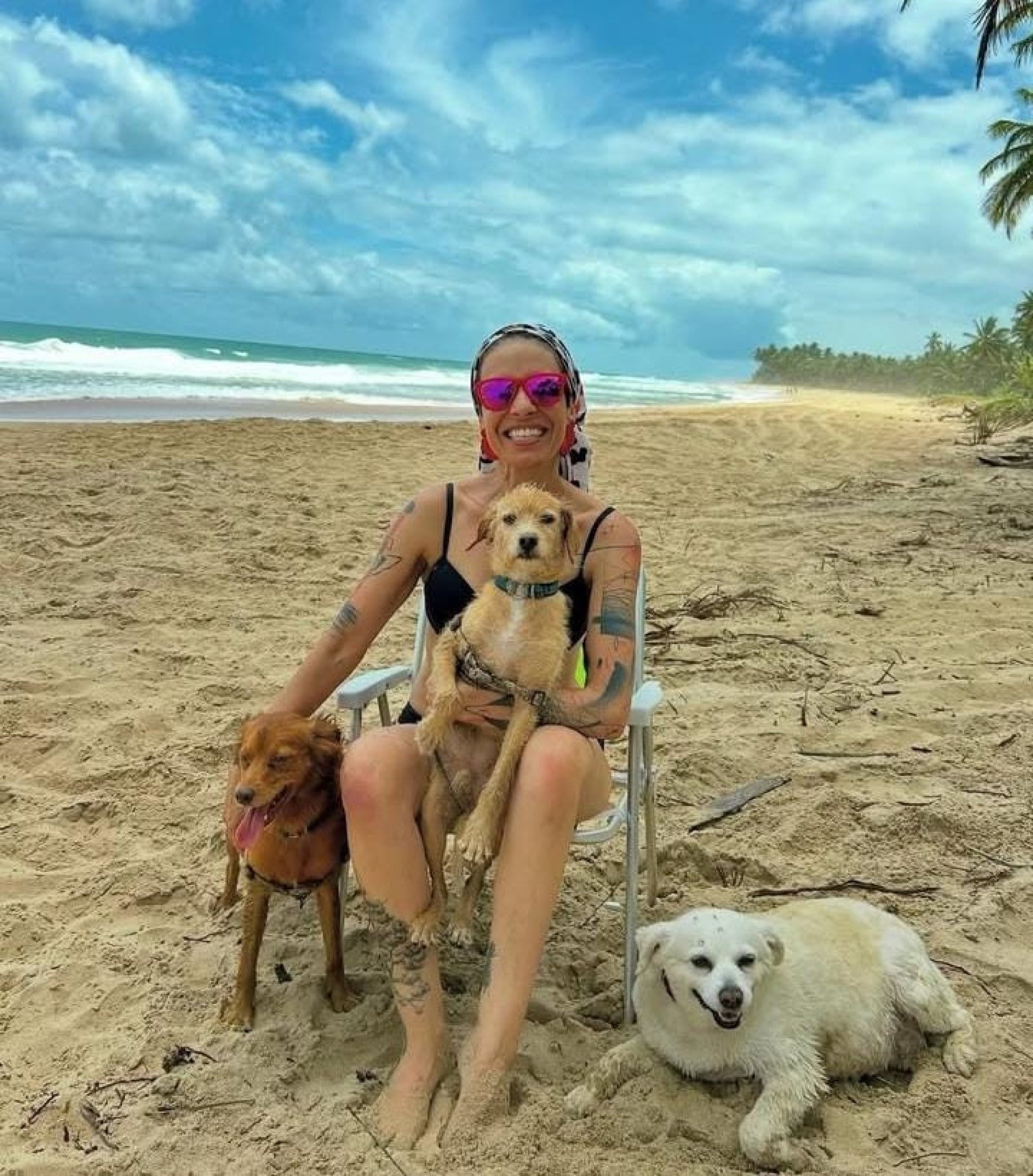 Danielle Mansur era conhecida pela atuação em defesa dos animais. Ela faleceu com seus três cães, Ziggy, Leo e Peppa