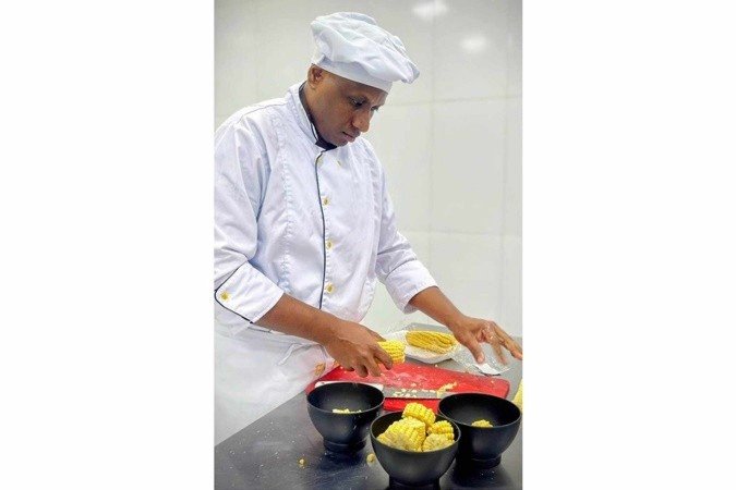 Alexandre da Silva, formado pelo EJA, cursa gastronomia -  (crédito: Divulgação)