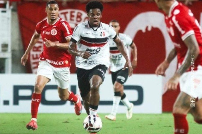 Santa Cruz, com o empate em Natal diante do América-RN, se garante na Série C de 2026. -  (crédito: Foto: Divulgação/ Santa Cruz)