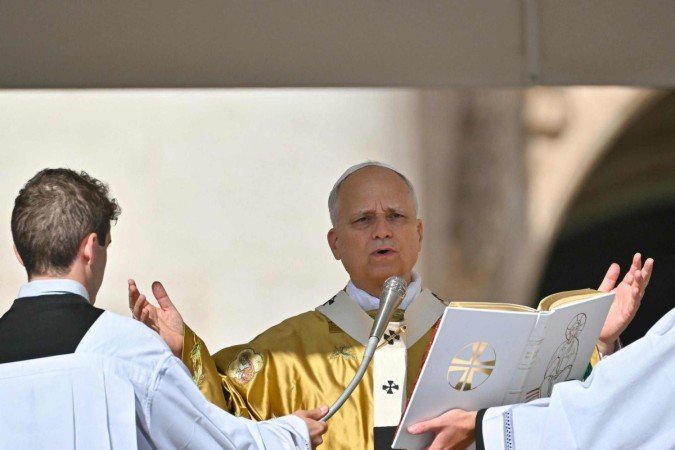 Durante a celebração, Leão XIV reforçou seu pedido pelo fim dos conflitos, especialmente em Israel e na Ucrânia - (crédito: Filippo MONTEFORTE / AFP) Durante a celebração, Leão XIV reforçou seu pedido pelo fim dos conflitos, especialmente em Israel e na Ucrânia - (crédito: Filippo MONTEFORTE / AFP)
