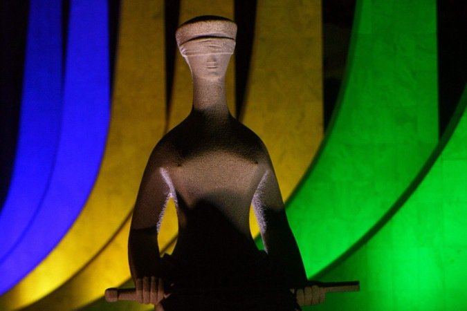 STF - Verde, Azul - Amarelo e Verde - Estátua da Justiça -  (crédito: Ed Alves/CB)