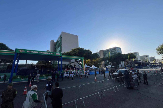 Estrutura para o desfile cívico-militar de 7 de Setembro foi montada com antecedência 