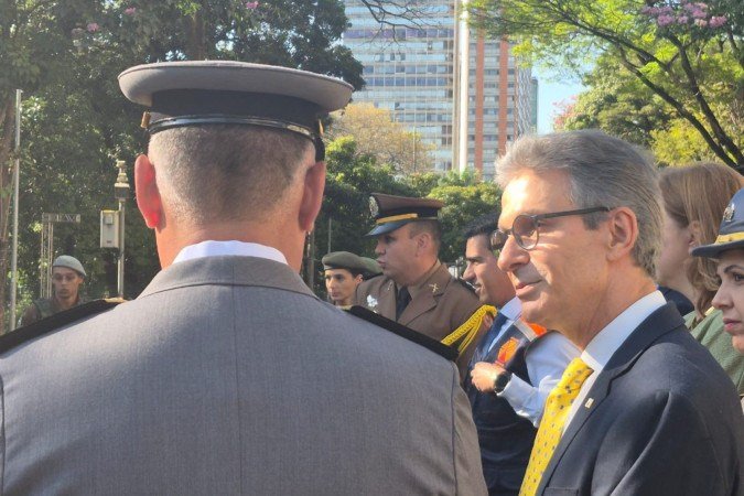 Tradicional desfile de 7 de Setembro é realizado neste domingo (7/9) na Avenida Afonso Pena, no Centro de Belo Horizonte -  (crédito: Thiago Bonna/EM/DA Press)
