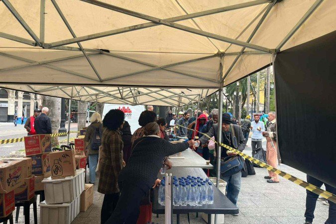 Movimento Grito dos Oprimidos distribui doações na Praça da Sé -  (crédito: Arquivo pessoal)