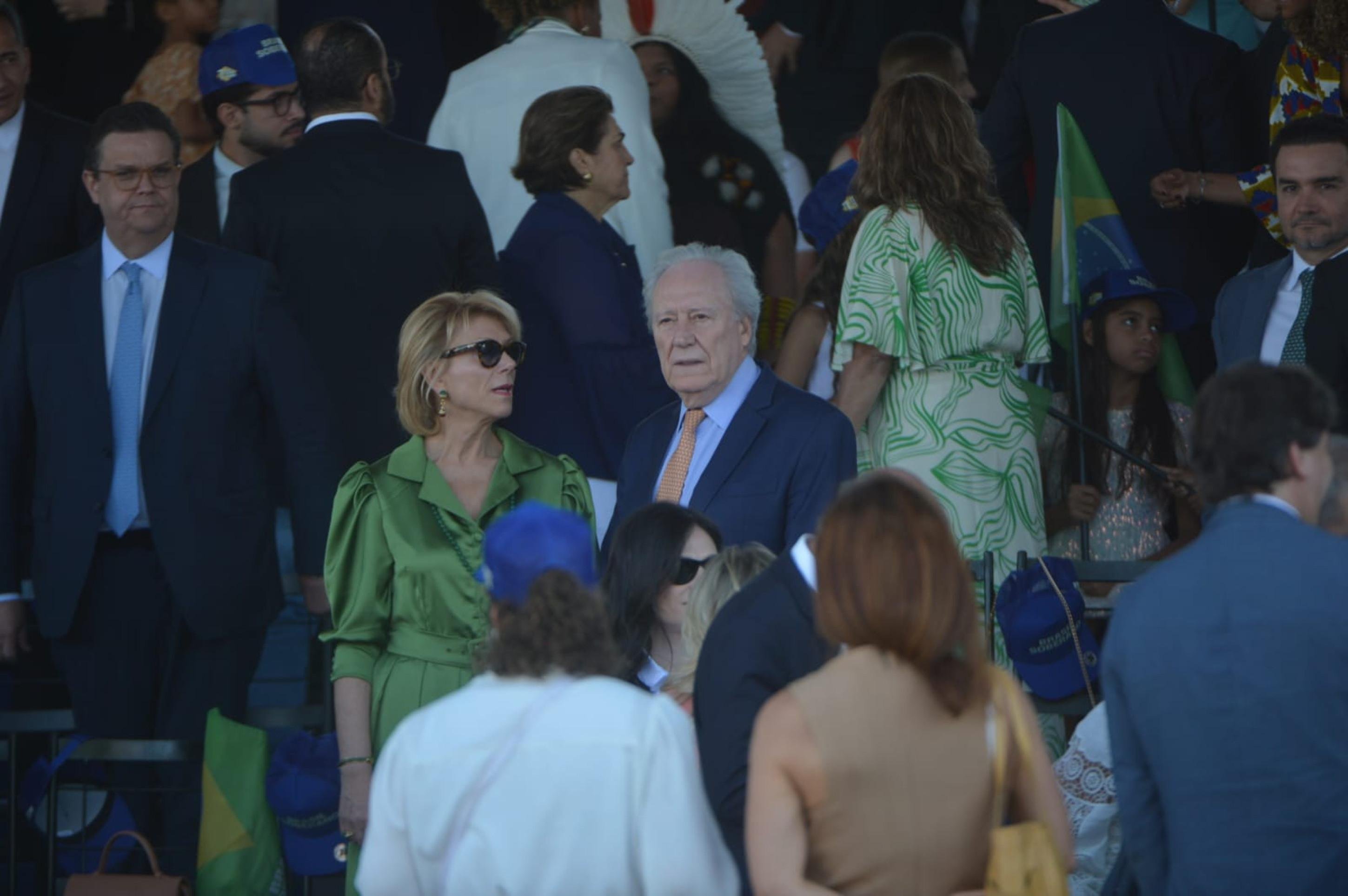 Autoridades presentes no desfile de 7 de Setembro