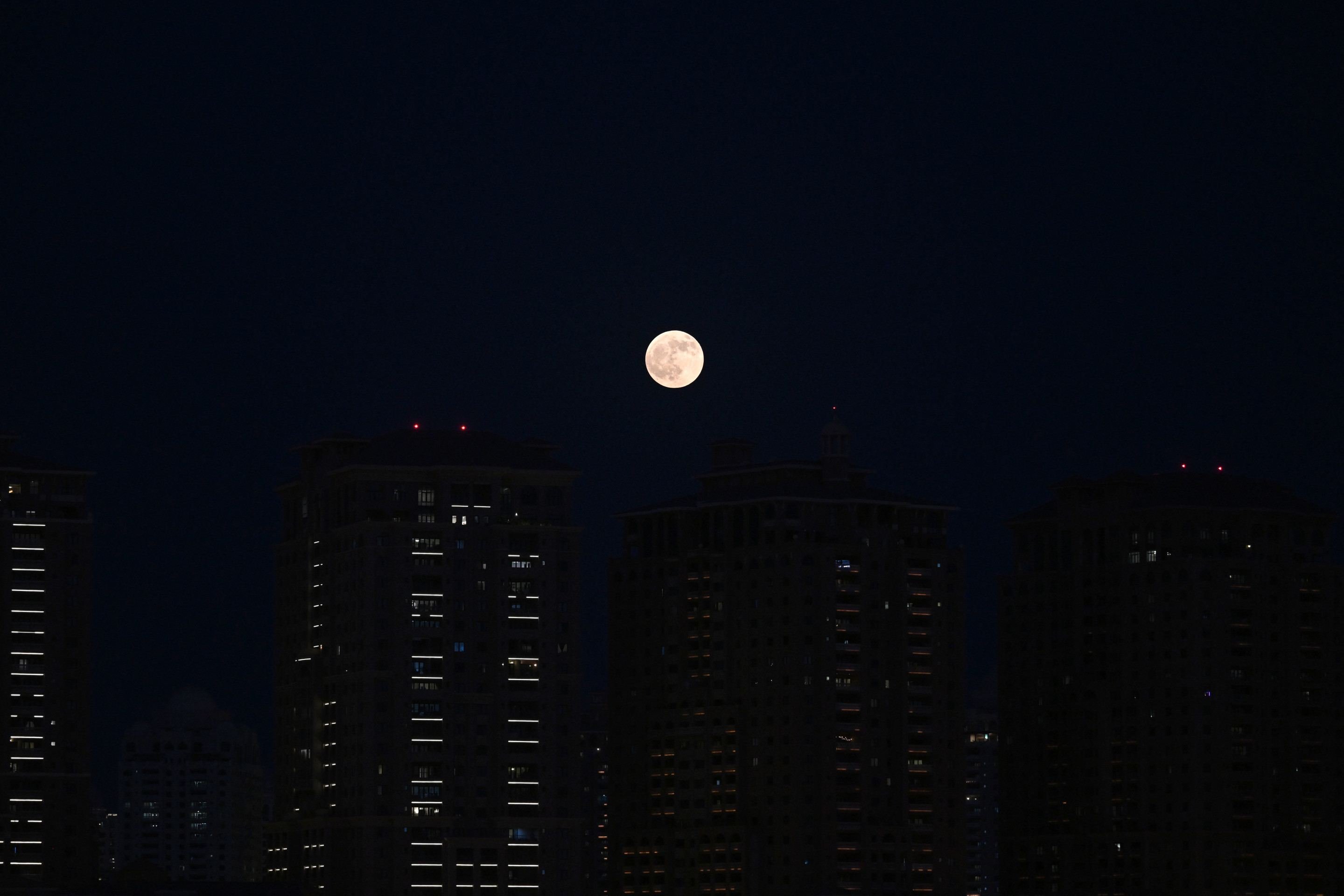 Imagens impressionantes da Lua de Sangue e do eclipse mais longo de 2025