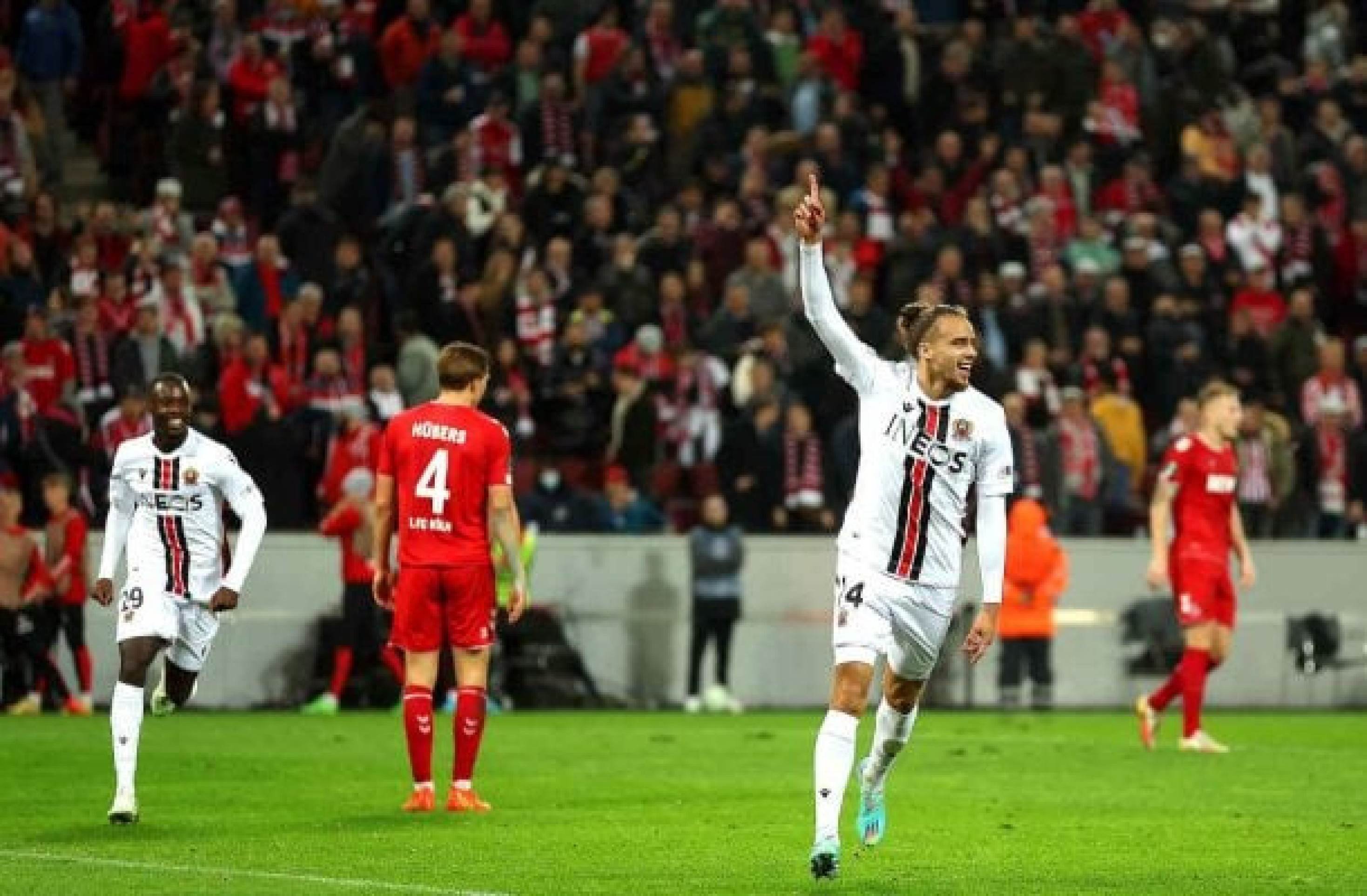 Santos estuda a contratação de atacante argelino