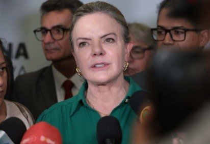 Assim como Gleisi Hoffmann, Lindbergh Farias (PT-RJ) também reforçou a cobrança pela instalação da CPMI -  (crédito: Gil Ferreira/SRI-PR) -Assim como Gleisi Hoffmann, Lindbergh Farias (PT-RJ) também reforçou a cobrança pela instalação da CPMI -  (crédito: Gil Ferreira/SRI-PR)
