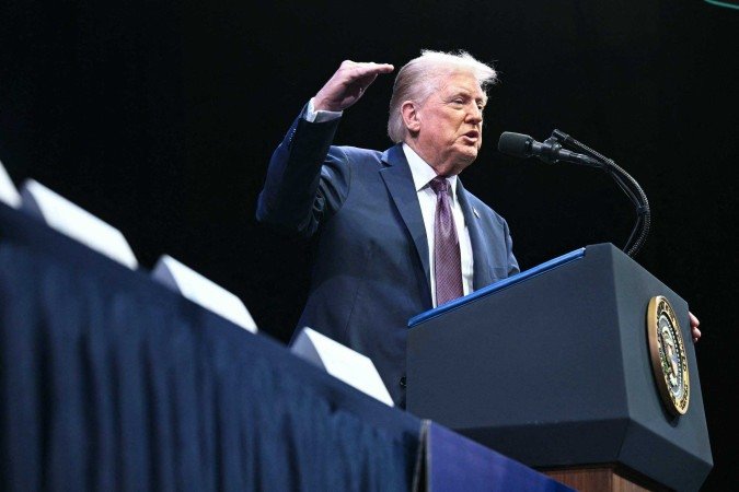 Washington promove a implementação de tarifas alfandegárias direcionadas aos compradores de petróleo da Rússia. Os EUA já aplicaram a medida contra a Índia e querem estender para a China -  (crédito:  AFP)