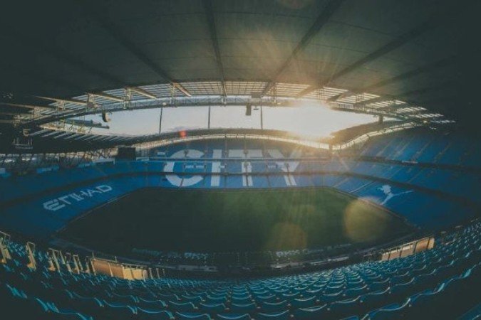 Etihad Airways é parceira econômica do City no estádio e no uniforme - (crédito: Foto: Divulgação) Etihad Airways é parceira econômica do City no estádio e no uniforme - (crédito: Foto: Divulgação)