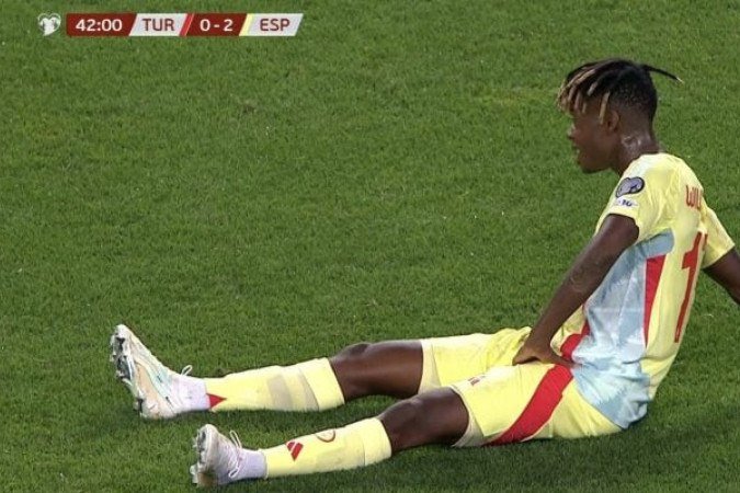 Nico Williams sentiu dores ainda no primeiro tempo da vitória da Espanha sobre a Turquia, nas Eliminatórias - (crédito: Foto: Reprodução) Nico Williams sentiu dores ainda no primeiro tempo da vitória da Espanha sobre a Turquia, nas Eliminatórias - (crédito: Foto: Reprodução)