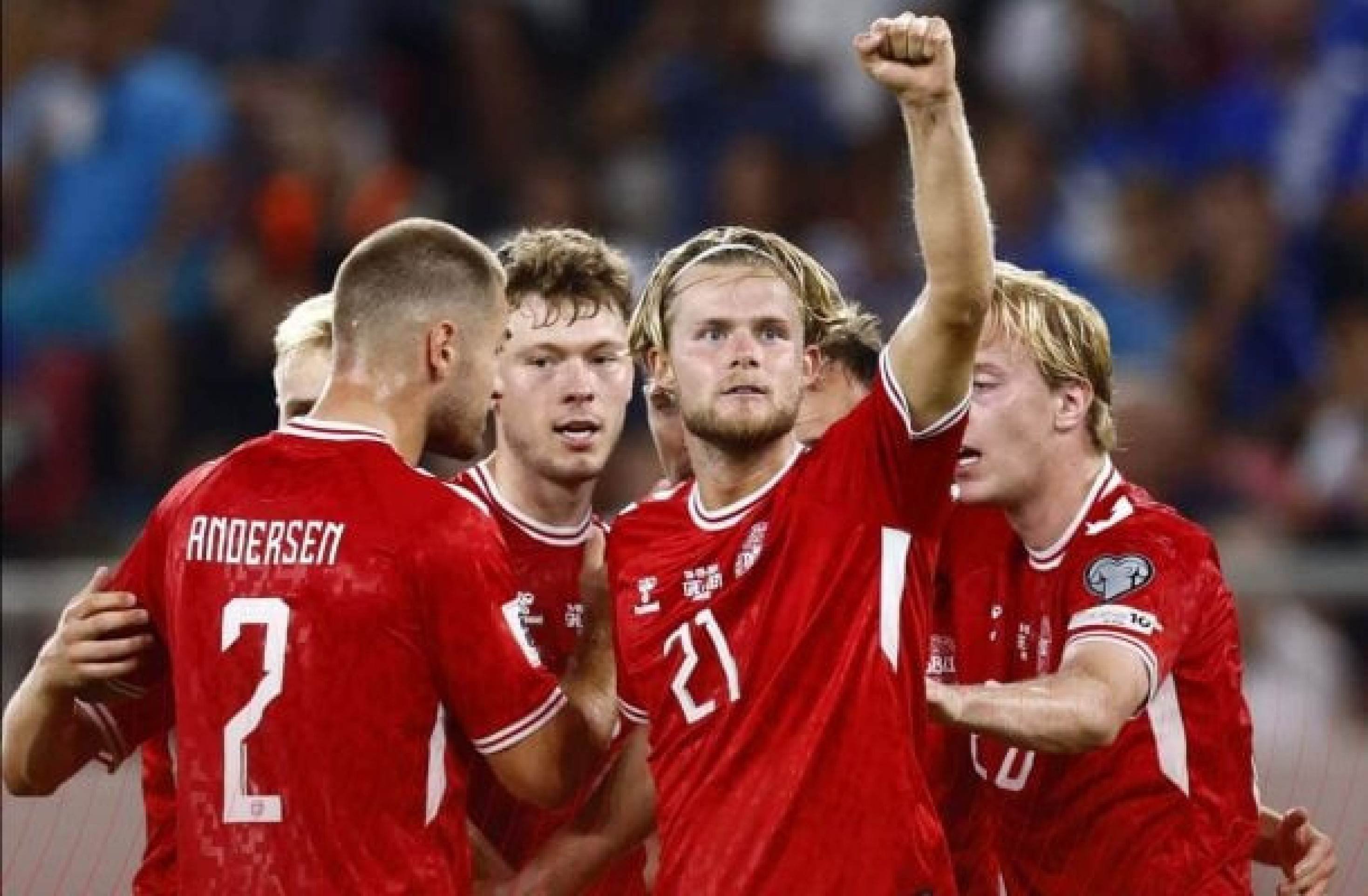 Dinamarca domina e vence a Grécia pelas Eliminatórias da Copa