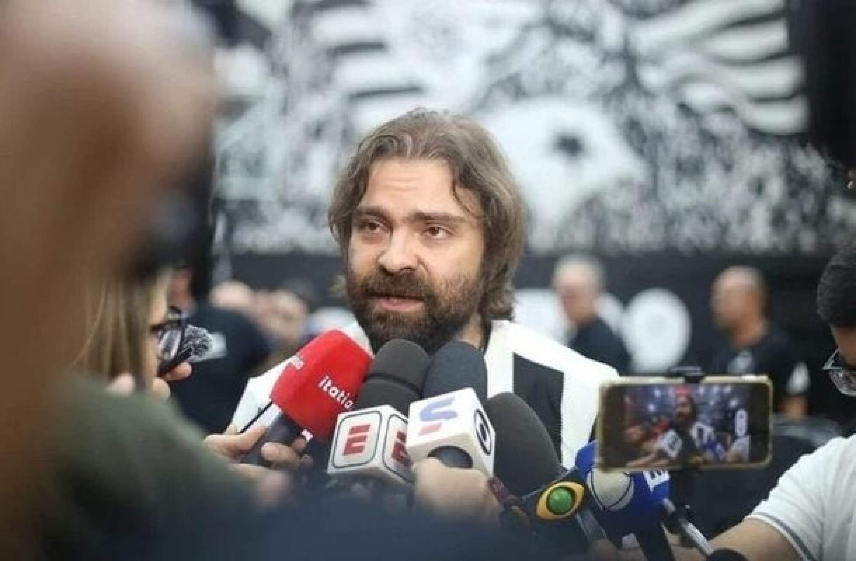 Presidente do Botafogo aprova parceria entre Textor e Marinakis