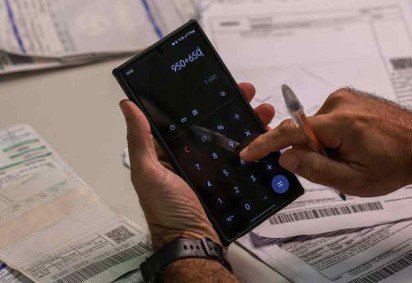 Nos 12 meses, o percentual da receita mensal da família destinado ao pagamento de dívidas e despesas fixas chegou à máxima histórica de 29,3% -  (crédito: Reprodução) -Nos 12 meses, o percentual da receita mensal da família destinado ao pagamento de dívidas e despesas fixas chegou à máxima histórica de 29,3% -  (crédito: Reprodução)