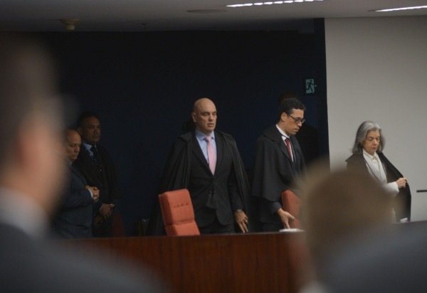 Ed Alves/CB/D.A Press