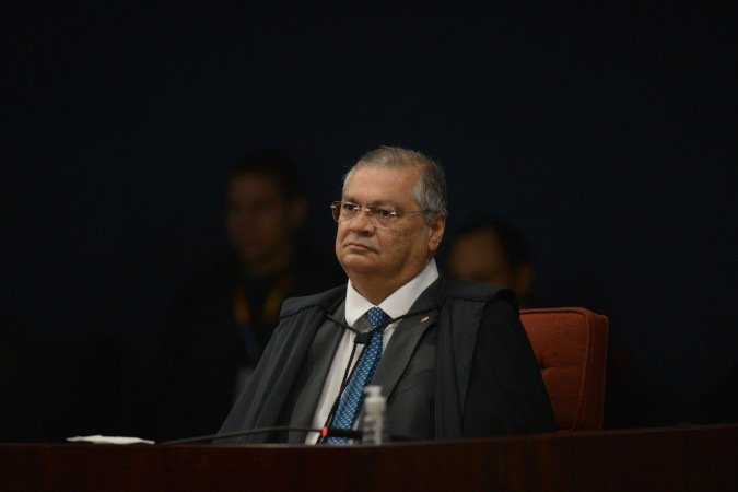 Na última segunda-feira (15), Dino suspendeu repasses de emendas a nove municípios, citando 