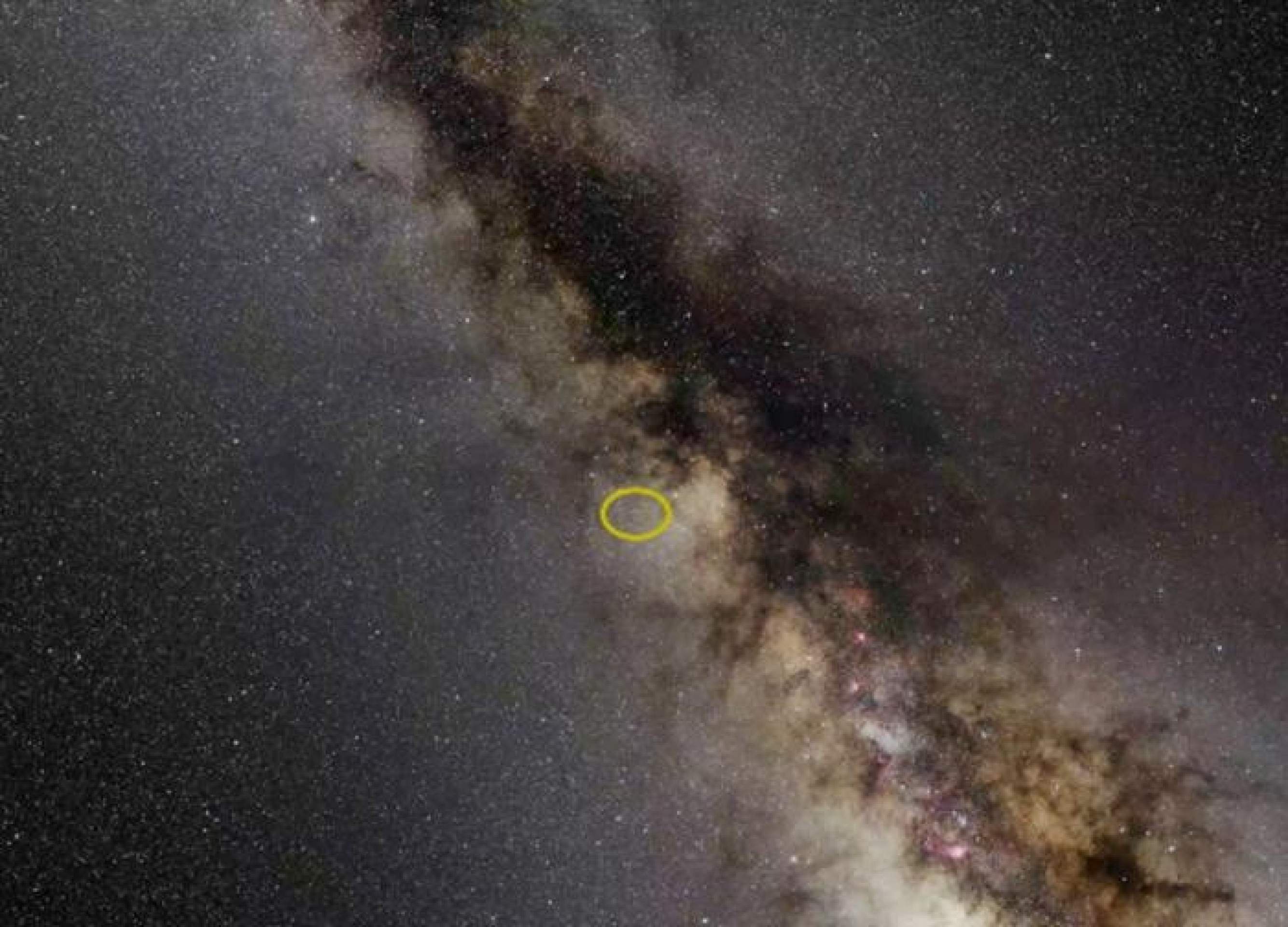 A explosão de raios gama GRB 250702B foi registrada por diversos telescópios