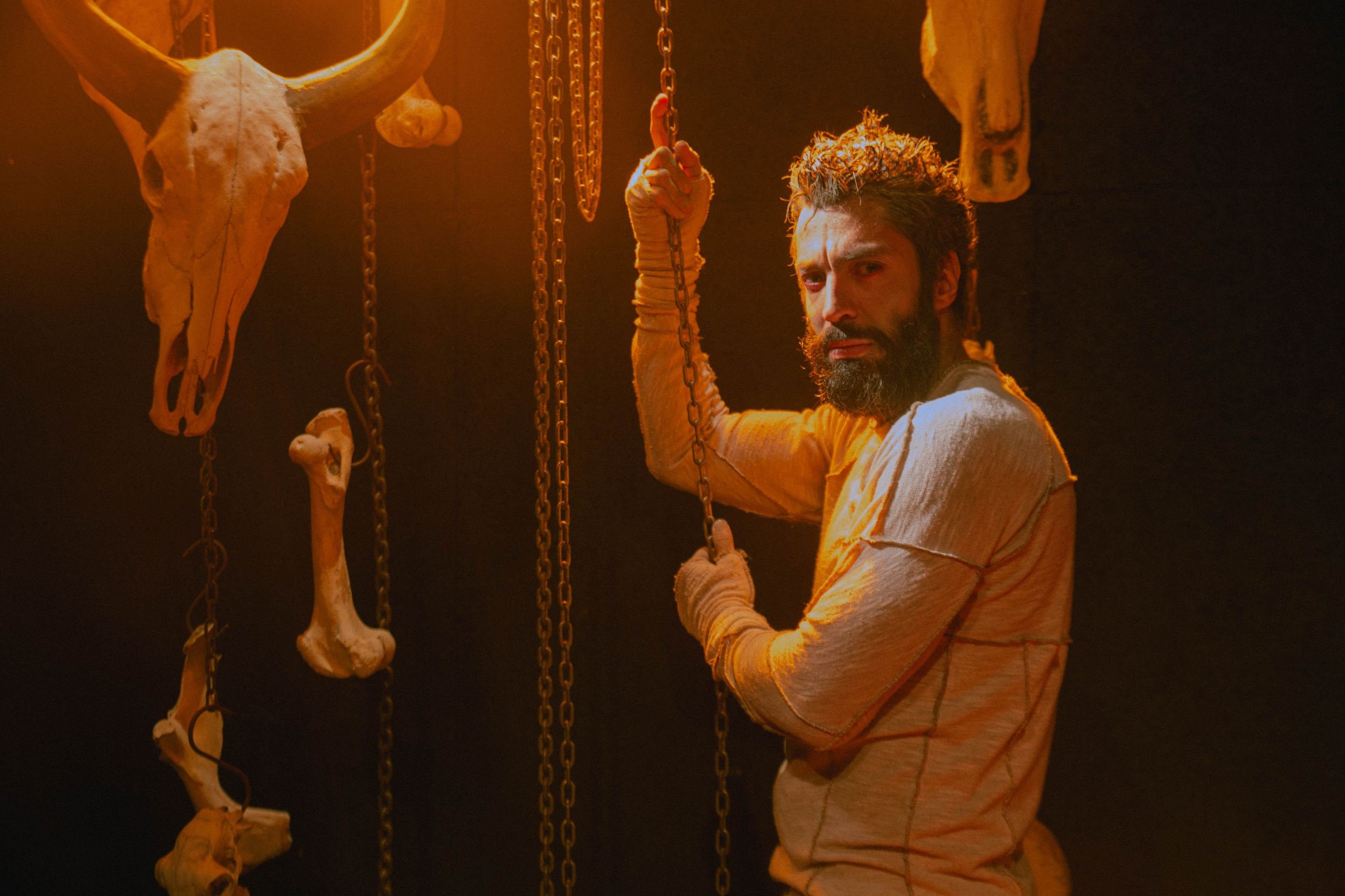 Vandré Silveira em cena de 