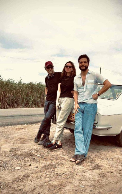 Equipe de O agente secreto: o diretor Kleber Mendonça Filho, a produtora Emilie Lesclaux e o ator Wagner Moura -  (crédito: Brent Travers/ Divulgação)