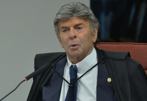  Ed Alves/CB/D.A Press