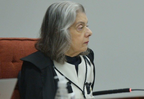  Ed Alves/CB/D.A Press