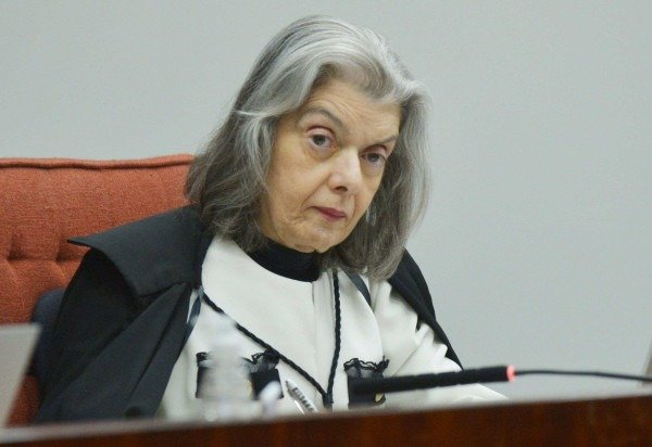  Ed Alves/CB/D.A Press