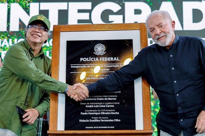 Presidente da República, Luiz Inácio Lula da Silva com o presidente da Colômbia Gustavo Petro durante visita e cerimônia de inauguração do Centro de Cooperação Policial Internacional da Amazônia (CCPI Amazônia) - (crédito: Ricardo Stuckert / PR) Presidente da República, Luiz Inácio Lula da Silva com o presidente da Colômbia Gustavo Petro durante visita e cerimônia de inauguração do Centro de Cooperação Policial Internacional da Amazônia (CCPI Amazônia) - (crédito: Ricardo Stuckert / PR)