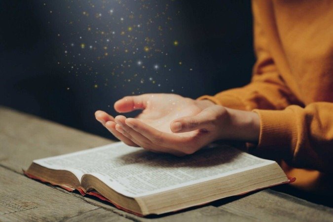 Os salmos têm o poder de afastar o mal (Imagem: chayanuphol | Shutterstock) - (crédito: EdiCase) Os salmos têm o poder de afastar o mal (Imagem: chayanuphol | Shutterstock) - (crédito: EdiCase)