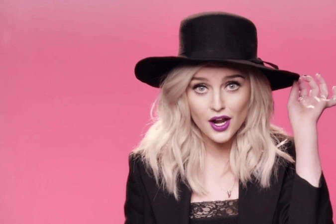 Perrie Edwards revela segunda gravidez em vídeo emocionante -  (crédito: TMJBrazil)