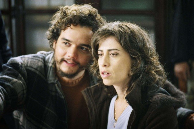 Com Fernanda Torres em "Saneamento b&aacute;sico, o filme"