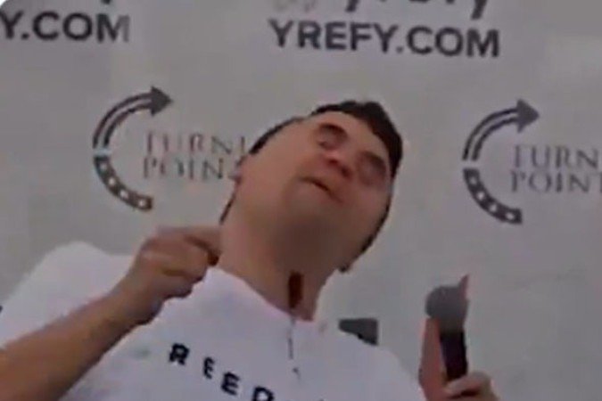  O influenciador Charlie Kirk, aliado de Trump, foi baleado em um evento no estado americano de Utah nesta quarta-feira