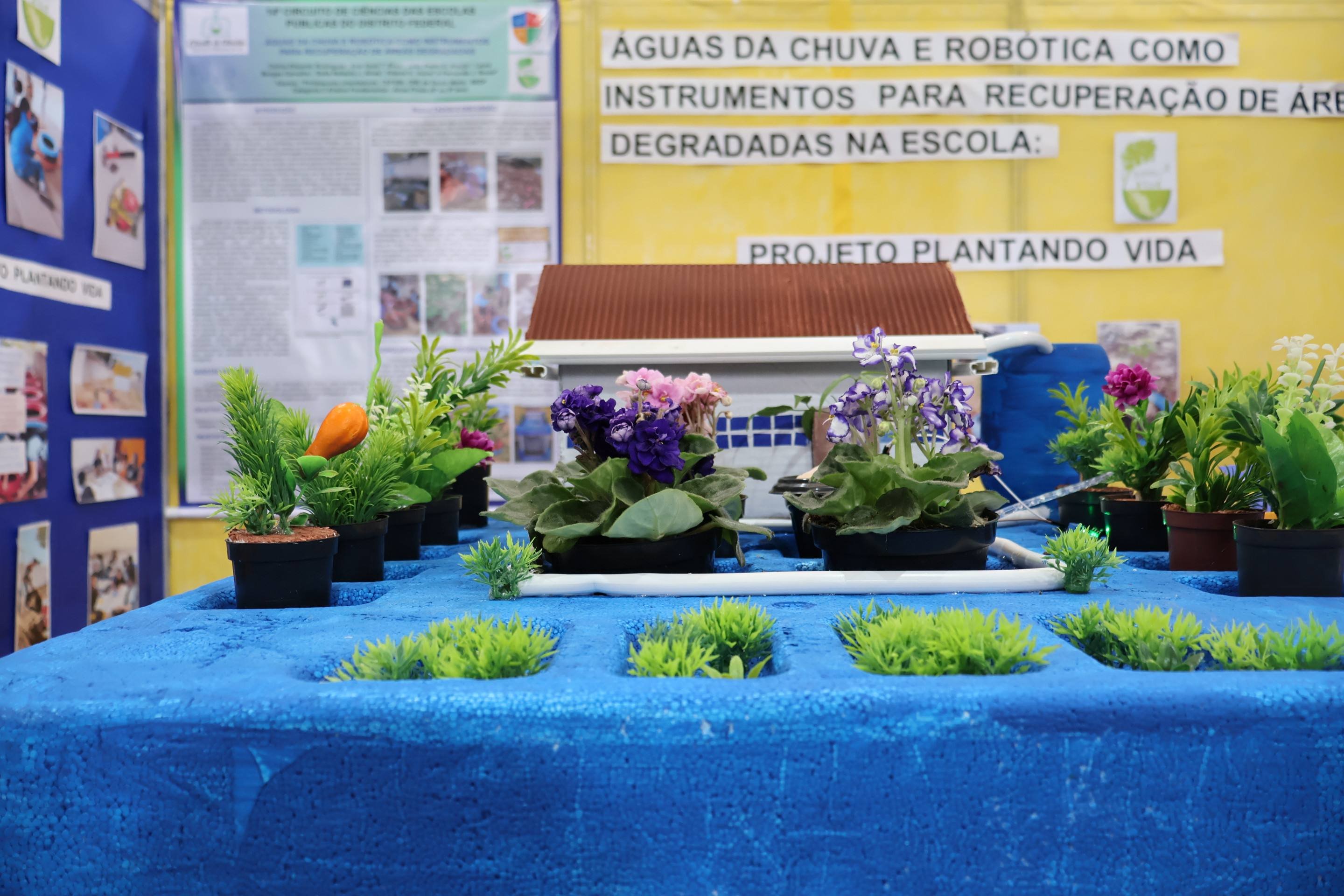  10/09/2025 Bruna Gaston CB/DA Press. Centro de Educação Profissional de Santa Maria. Décimo quarto circuito de ciências nas escolas públicas do DF.       