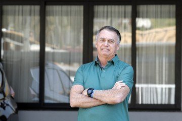 O ex-presidente brasileiro Jair Bolsonaro na garagem de sua residência em Brasília, em 11 de setembro de 2025       -  (crédito: Sergio Lima/AFP   )