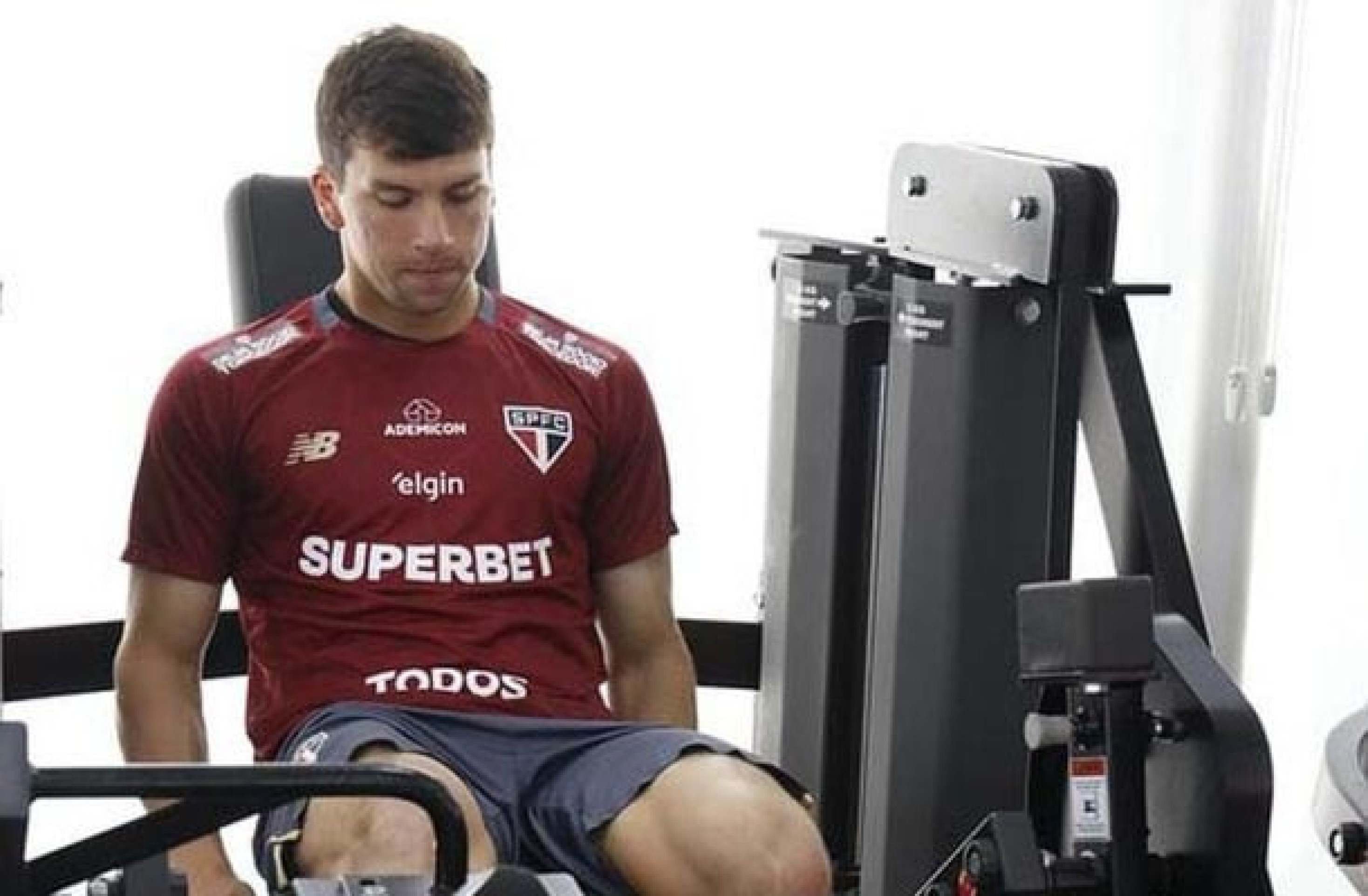 Tapia e Ferraresi voltam a treinar no São Paulo; Oscar iniciará transição física