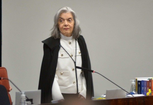 Ed Alves/CB/D.A Press