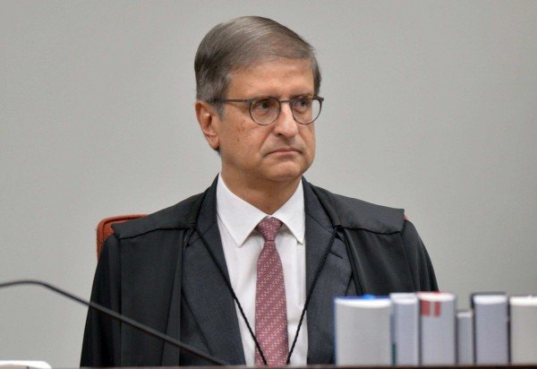 Ed Alves/CB/D.A Press